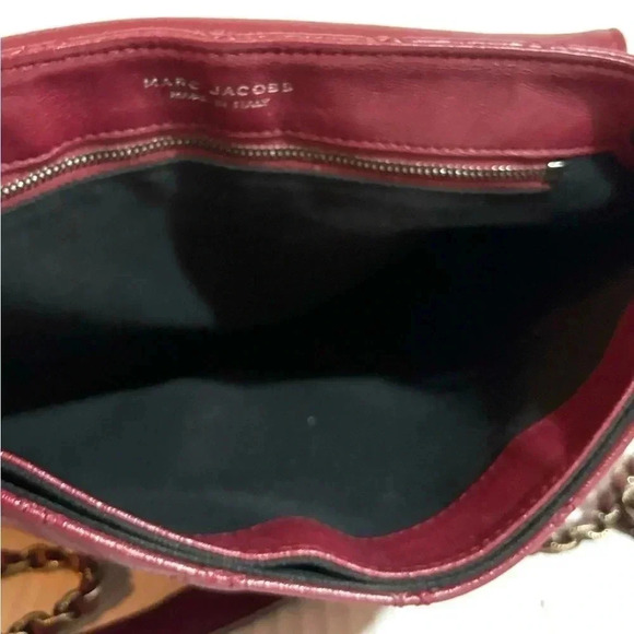 Marc Jacob burgundy quilted leather crossbody handbag - Picture 9 of 11